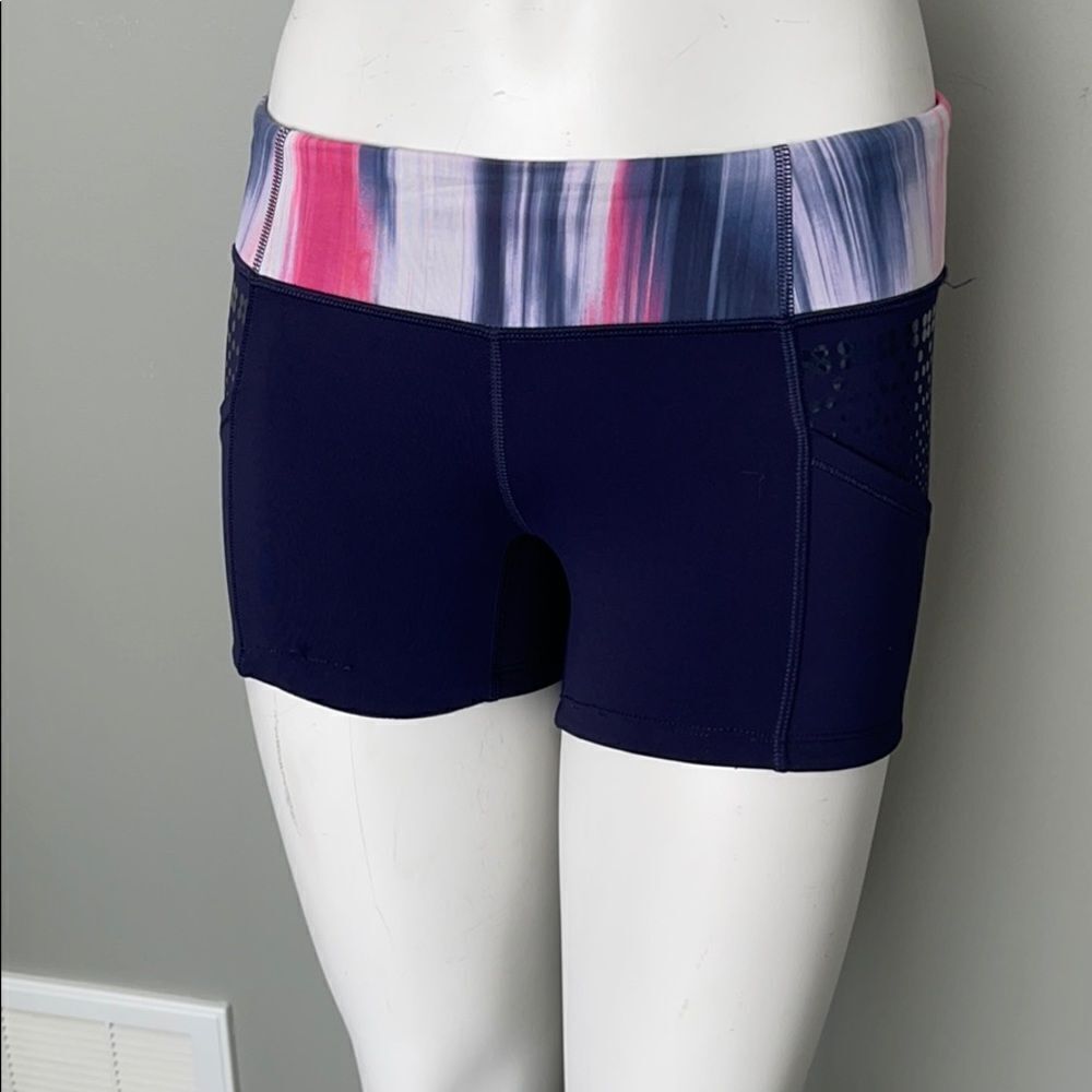 Lululemon size 6 shorts